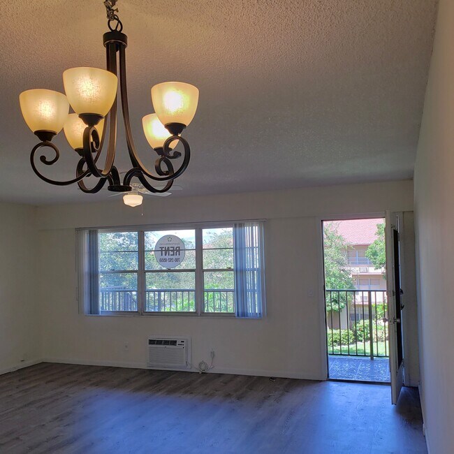 Living room - 151 SW 134th Way