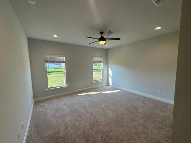 Building Photo - Brand New Construction... Just minutes to ...