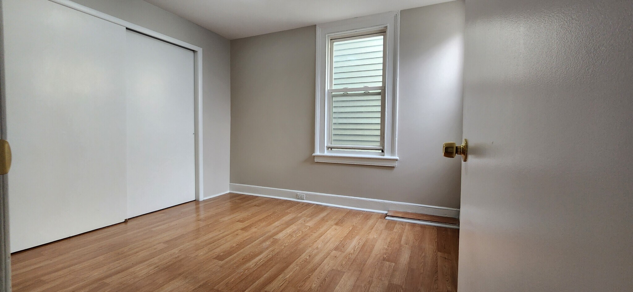 Building Photo - 216 Elm St