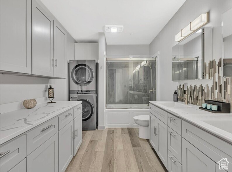 Bathroom/Laundry Area - 14902 S Saddle Leaf Ct