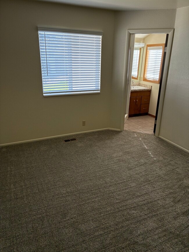 Building Photo - 2617 W 1400 S