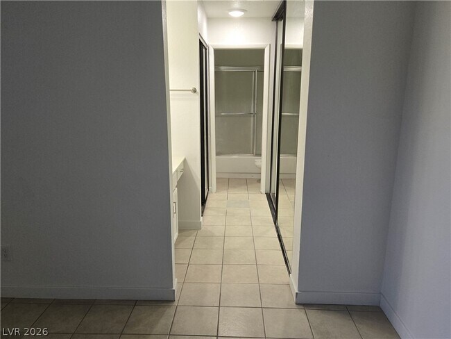 Building Photo - 6250 W Flamingo Rd