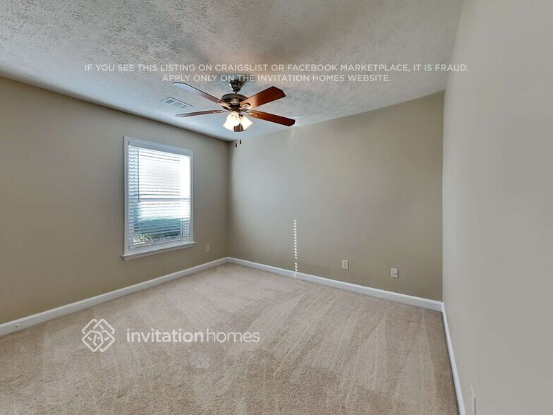 Building Photo - 2381 Cedar Dr