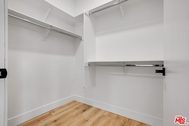 Building Photo - 5657 Virginia Ave