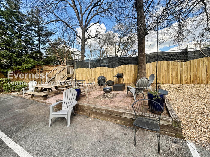 Building Photo - 841 Frederica St NE