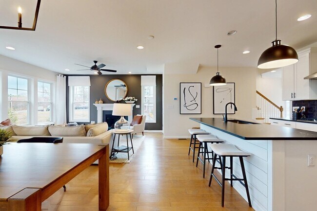 Building Photo - 129 Cold Brk Dr