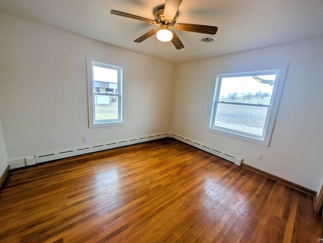 Building Photo - 2031 Blue Dr