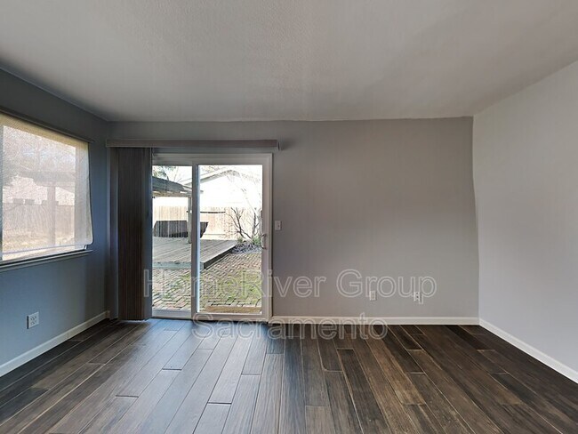 Building Photo - 27 Cedar Grove Ct