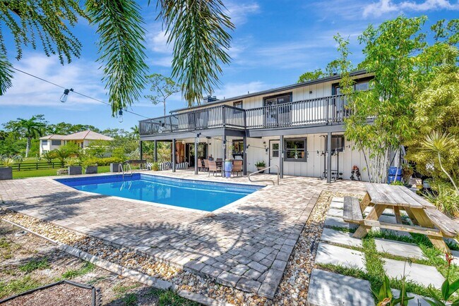 Building Photo - 5446 Reynolds Rd