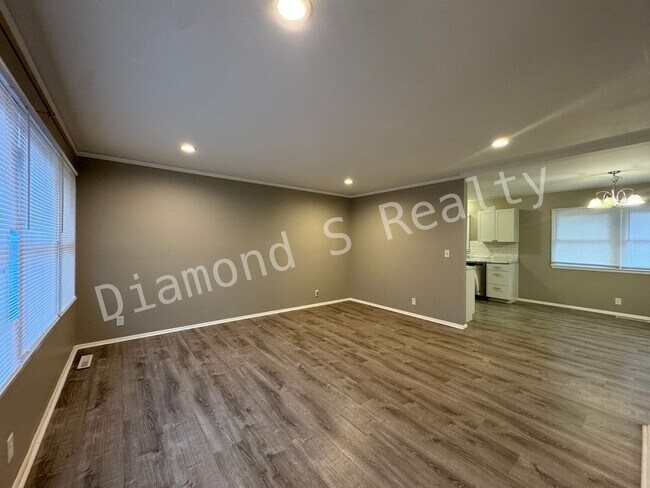 Building Photo - 2202 S Prospect Ct