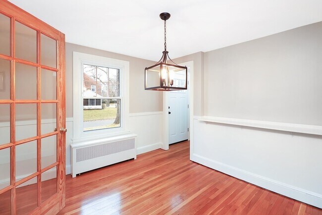 Building Photo - 142 Elmwood Ave