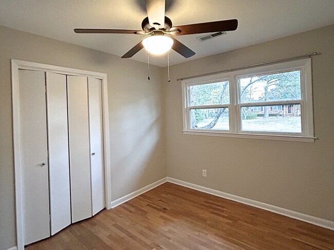 Building Photo - 408 Lynette Dr