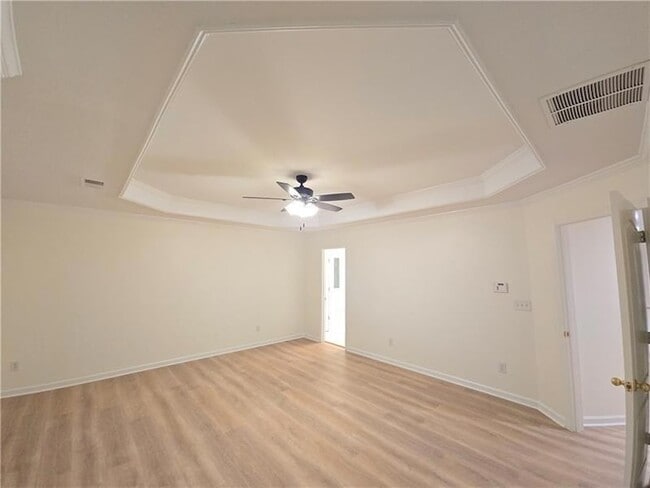 Building Photo - 12592 Waterside Dr