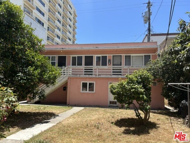 Building Photo - 1044 2nd St