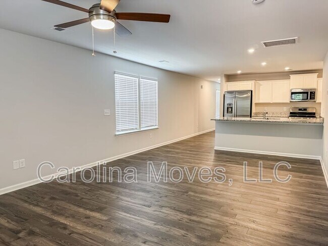 Building Photo - 119 Paddock Glen Dr