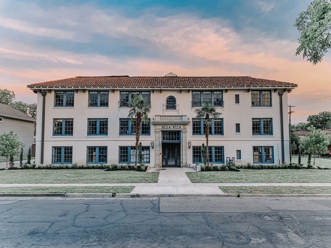 Primary Photo - Bella Villa