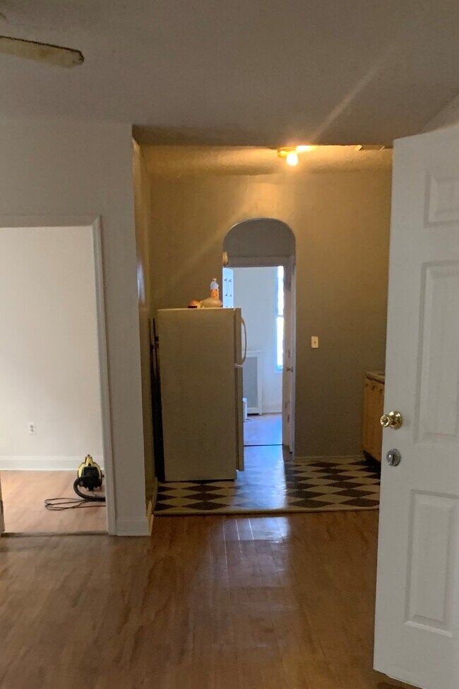 kitchen view - 751 Wyona St