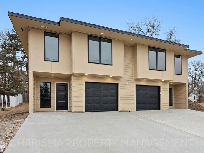 Building Photo - 711 Dakota Ave