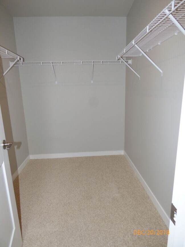 Building Photo - 2bd/2.75ba Lynnwood Townhome