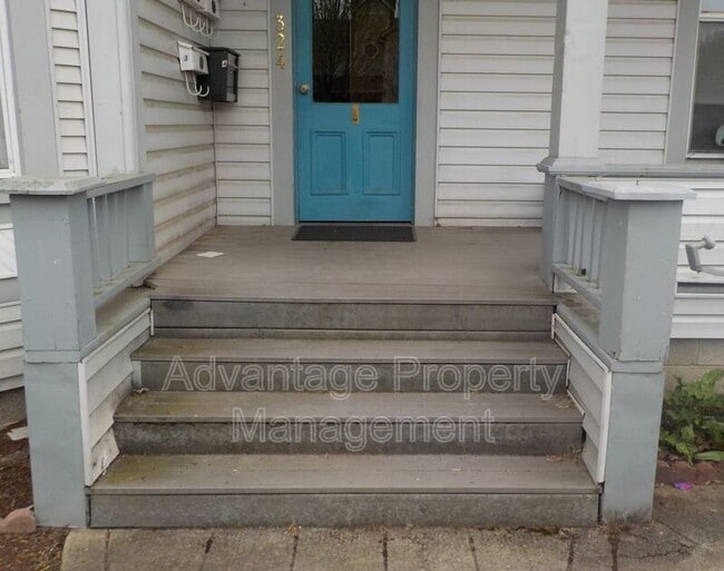 Building Photo - 324 SW Calapooia St