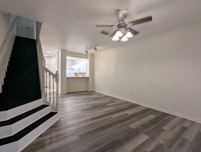 Building Photo - 4833 NW 46th Pl