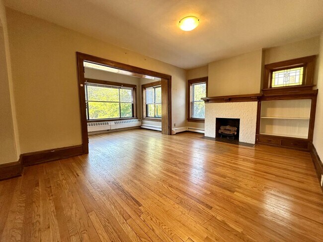 Building Photo - 2564 Lake