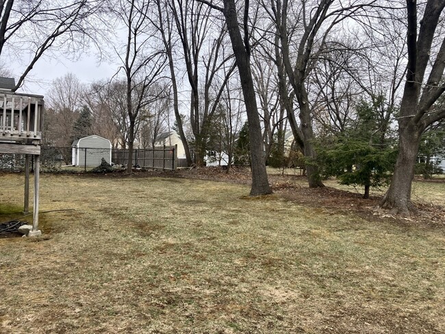 Building Photo - 89 Meadow St