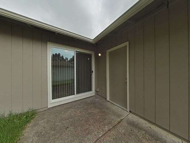 Building Photo - 3 Bedroom House ~ South Corvallis