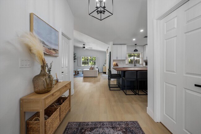 Building Photo - 10561 Paso Fino Dr