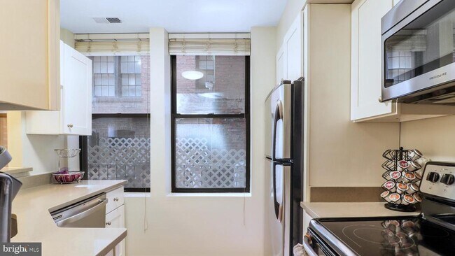Building Photo - 1812 Vernon St NW