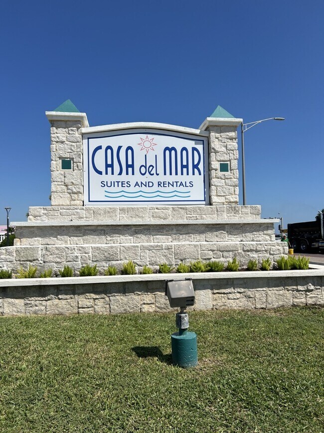 Building Photo - 6102 Seawall Blvd