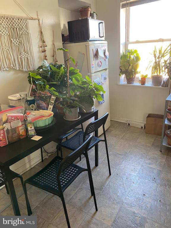 Building Photo - 931 S 12th St