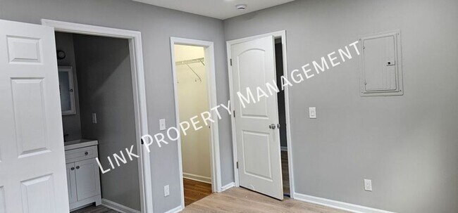 Building Photo - 123/125 Sequoia Drive