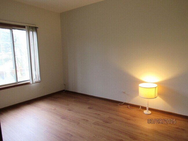 Building Photo - 1735 Chesapeake Ln