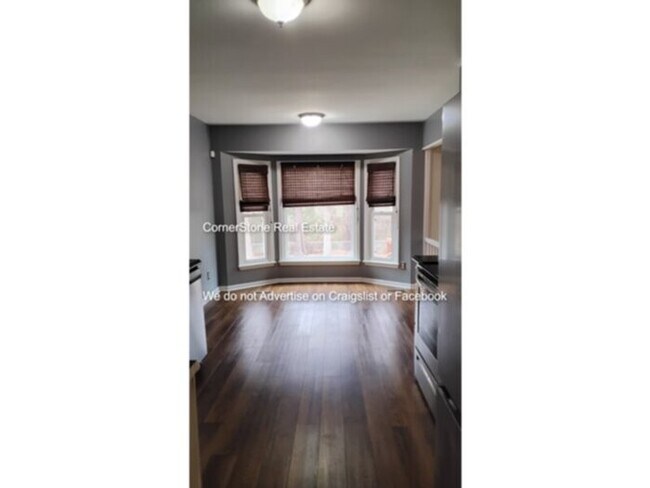 Building Photo - 6301 Lakehaven Dr