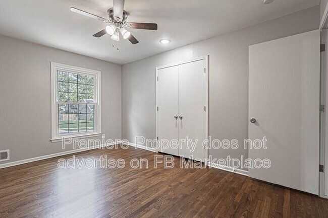 Building Photo - 10727 W 101st Terrace