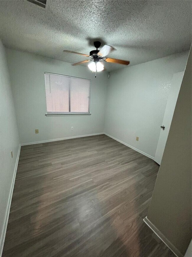 Building Photo - 1112 Byers Ln
