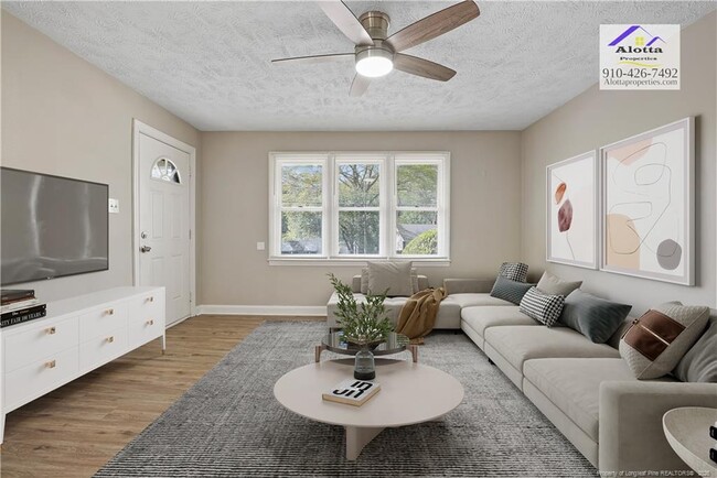 Building Photo - 2054 Osceola Dr