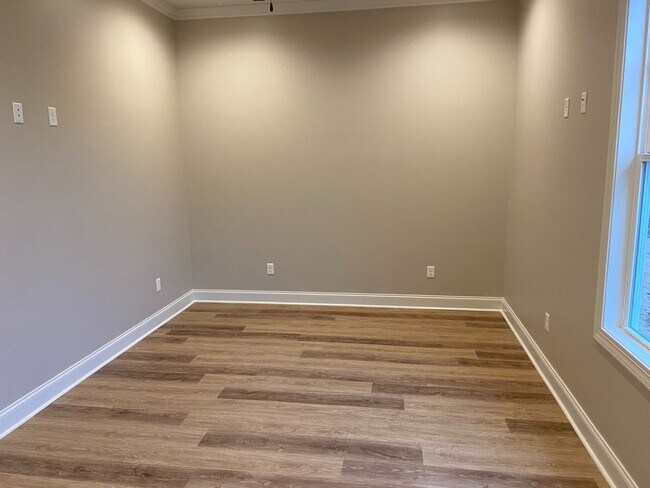 Building Photo - 3BR/3BA For Rent