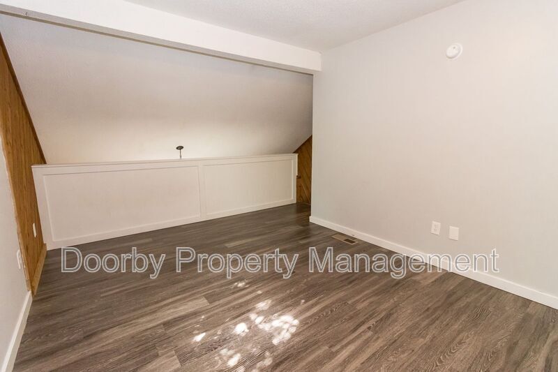 Building Photo - 18 S Germantown Rd