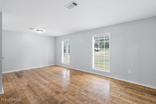 Building Photo - 23 Fox Glen Cir