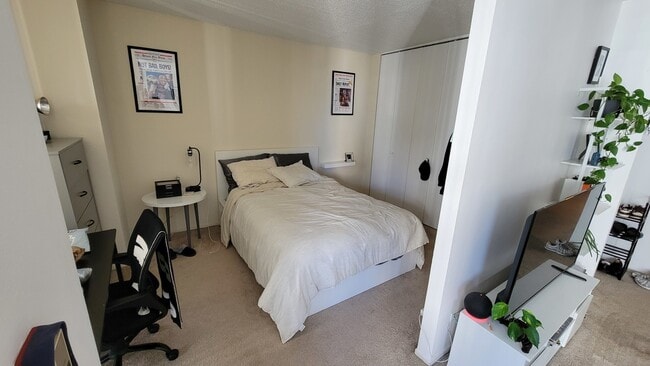 Building Photo - 10 E Ontario St