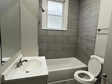 Building Photo - 2309 Date St