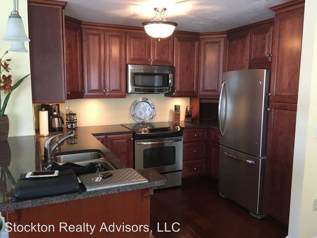 Building Photo - 2 br, 2 bath House - 109 Bayshore Dr. Unit 10