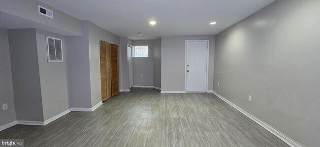 Building Photo - 1119 Montello Ave NE