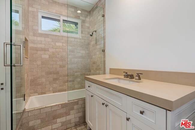 Building Photo - 2890 Forrester Dr