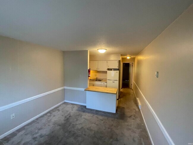 Building Photo - 1005 N Rogers St