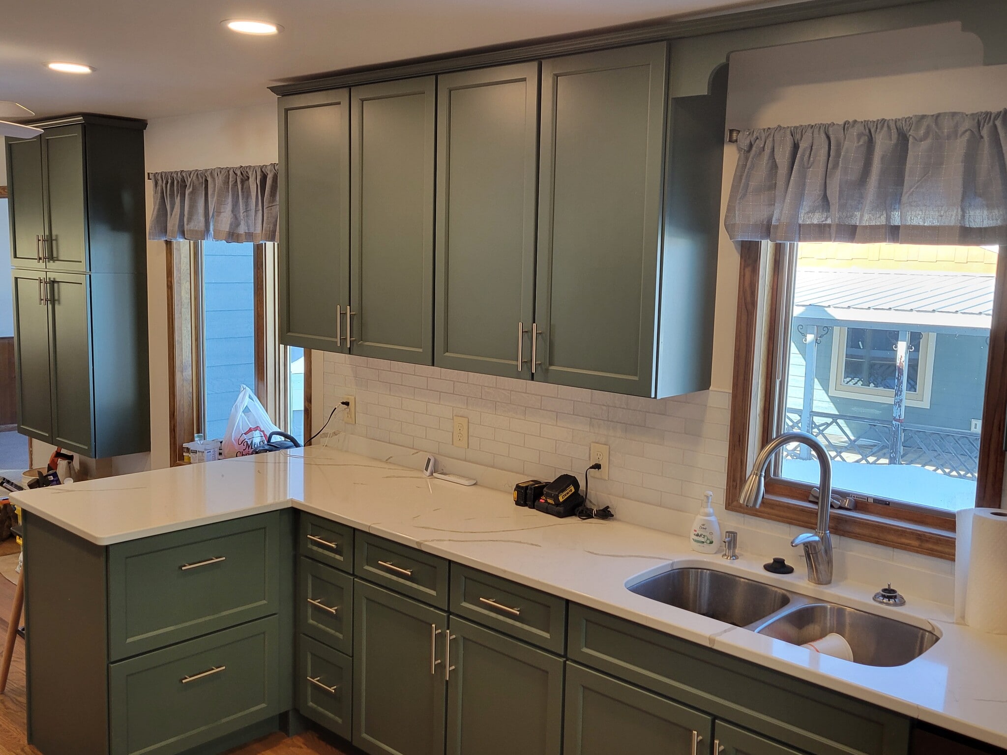 Kitchen - 4605 Oneida St