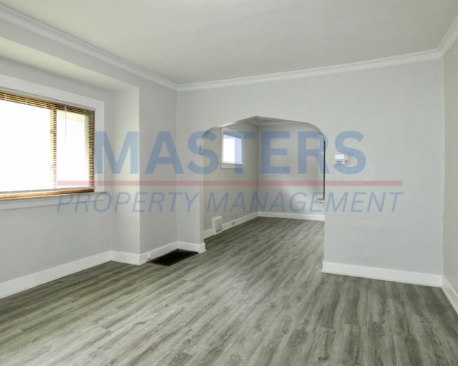 Building Photo - 3 Bedroom 1.5 Bathroom House