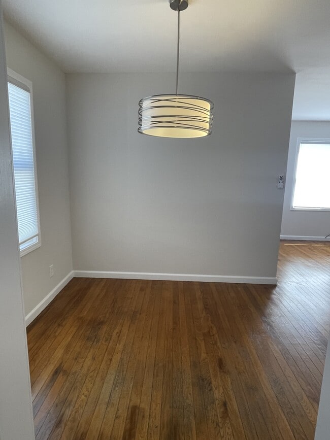 Building Photo - 3069 Rollingwood Dr